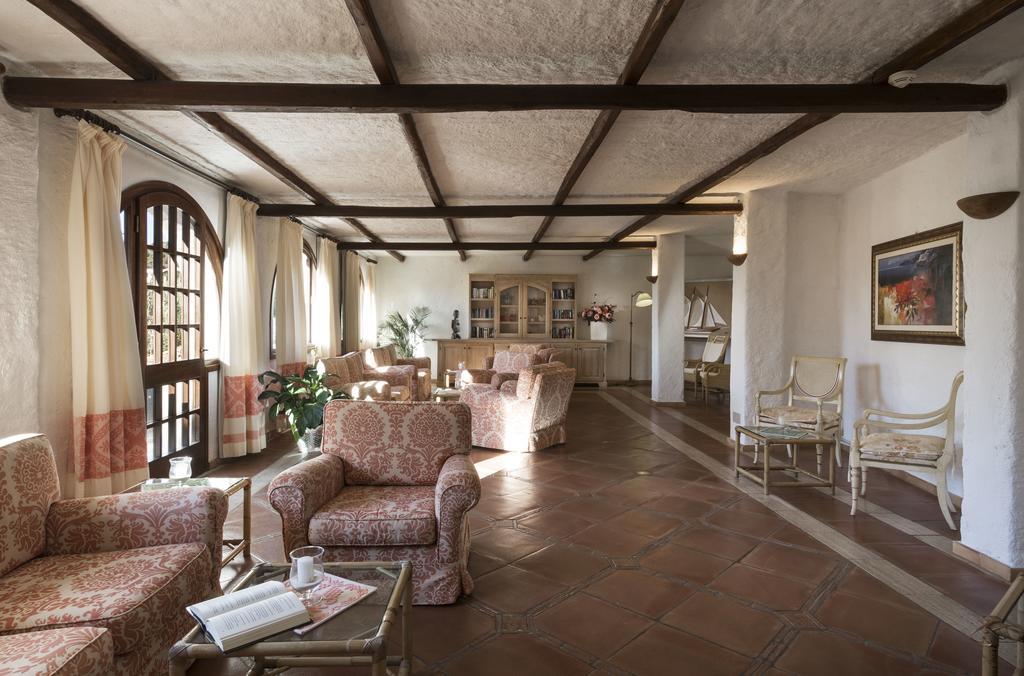 Hotel La Bisaccia Baja Sardinia Exterior photo
