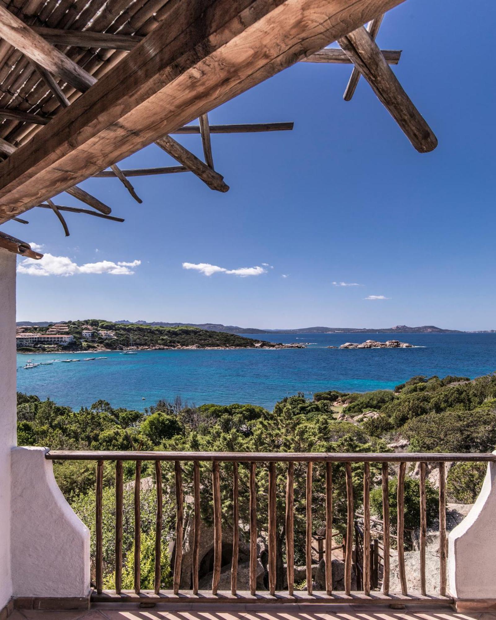 Hotel La Bisaccia Baja Sardinia Exterior photo